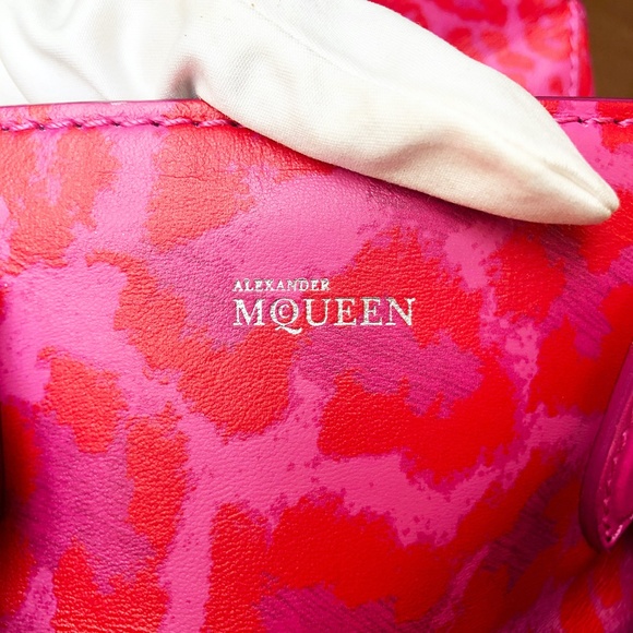 🔥 ALEXANDER MCQUEEN VINTAGE SMALL PADLOCK SATCHEL PINK RED LEATHER FLAME - Picture 7 of 8